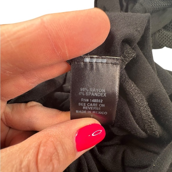 Torrid Women's Stretch Knit V-Neck Elastic Waist Detail Top Size 1X Black B05 - Picture 8 of 9